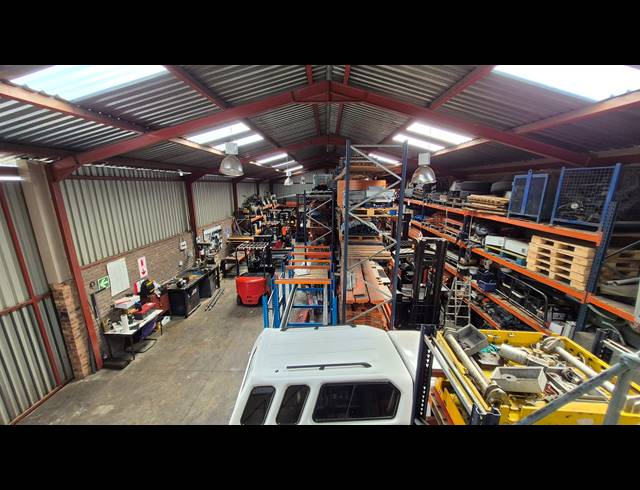 374M² FACTORY FOR SALE IN ANDERBOLT